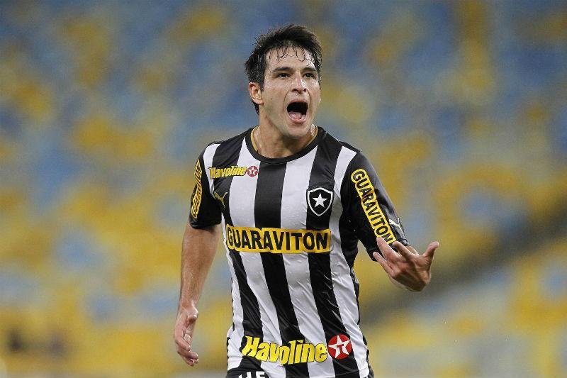 Gerente do Corinthians descarta sa&iacute;da de Lodeiro 