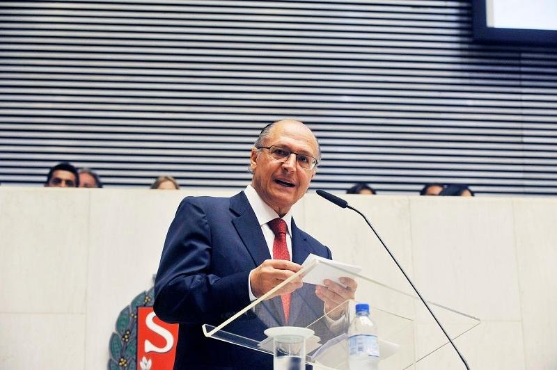 Esta &eacute; a quarta vez que Geraldo Alckmin assume o comando do Executivo estadual