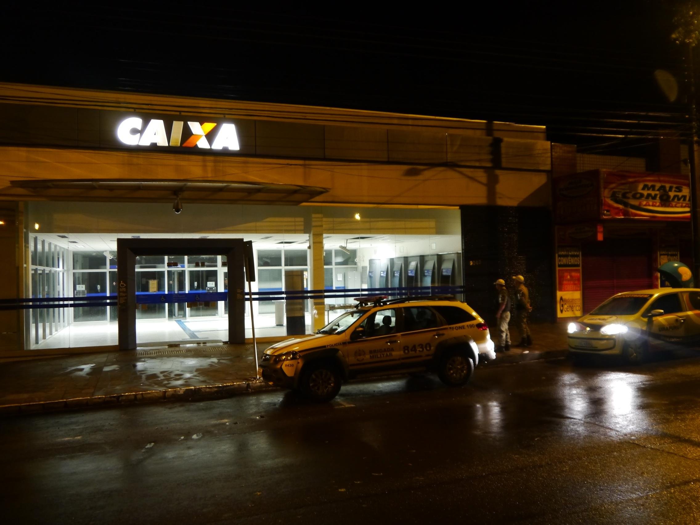 Arrombada ag&ecirc;ncia da Caixa Federal em Passo Fundo