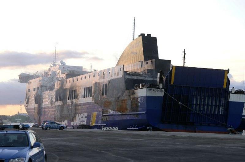Inc&ecirc;ndio no ferry deixou pelo menos 13 mortos 
