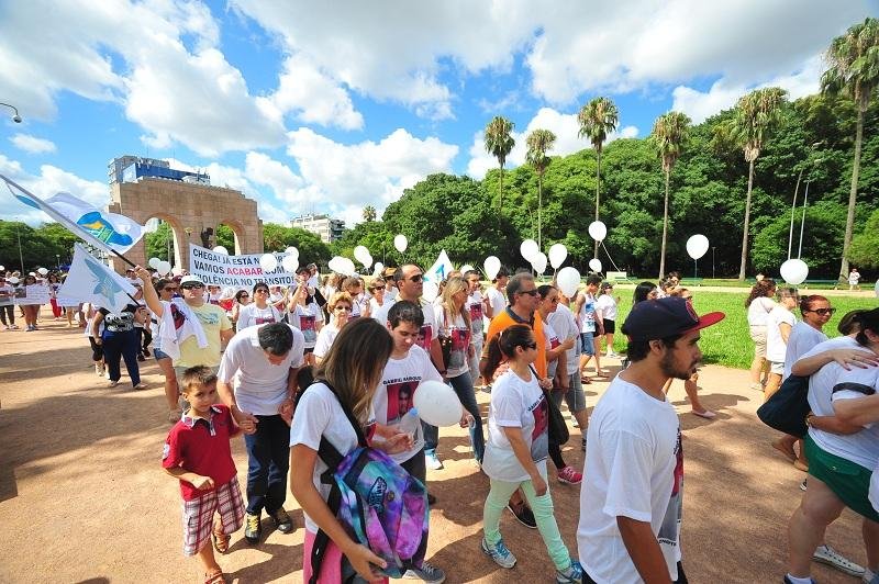 Jovem era querido pelos amigos, muitos deles estudantes do Col&eacute;gio Militar de Porto Alegre, onde se formou em 2013