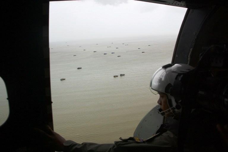 Cinco partes grandes do avi&atilde;o foram encontradas nas &aacute;reas de busca no mar de Java