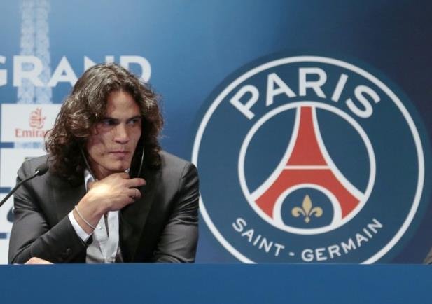 Cavani (foto) foi companheiro de Lavezzi no Napoli antes de serem contratados pelo PSG