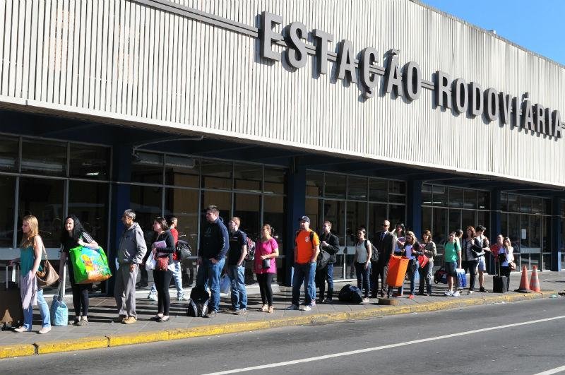 Esta&ccedil;&atilde;o rodovi&aacute;ria de Porto Alegre registrou fluxo de passageiros de cerca de 70 mil pessoas