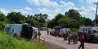 Motorista de ônibus que tombou matando seis entrou há um mês na Unesul