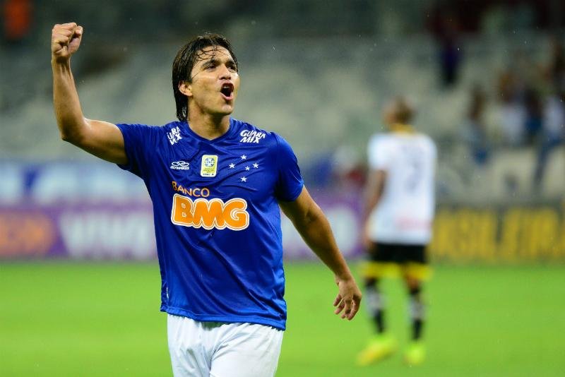 Moreno recebe novas sondagens e pode deixar o Gr&ecirc;mio