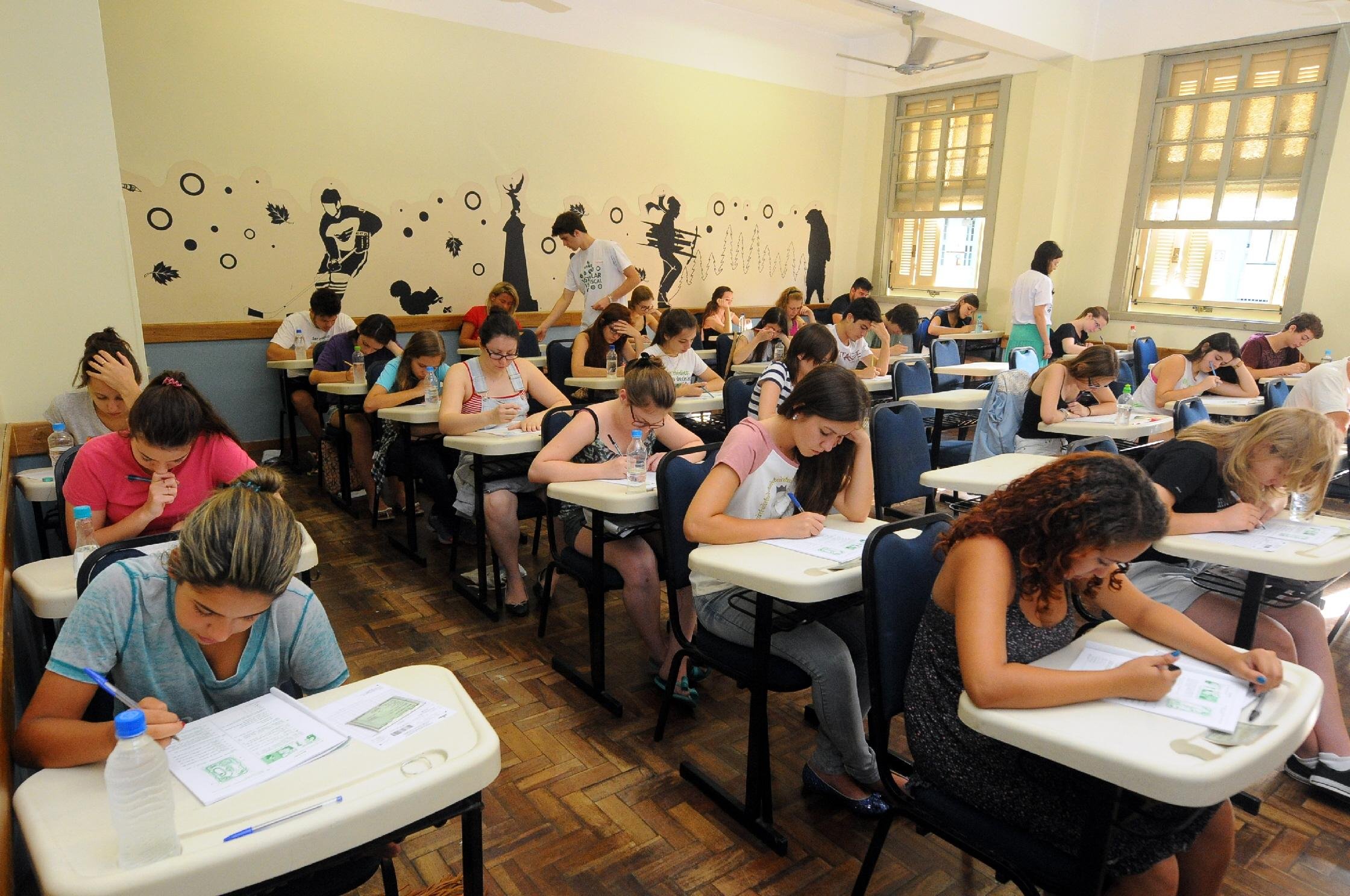 Quinze estudantes gabaritam prova de Qu&iacute;mica da Ufrgs