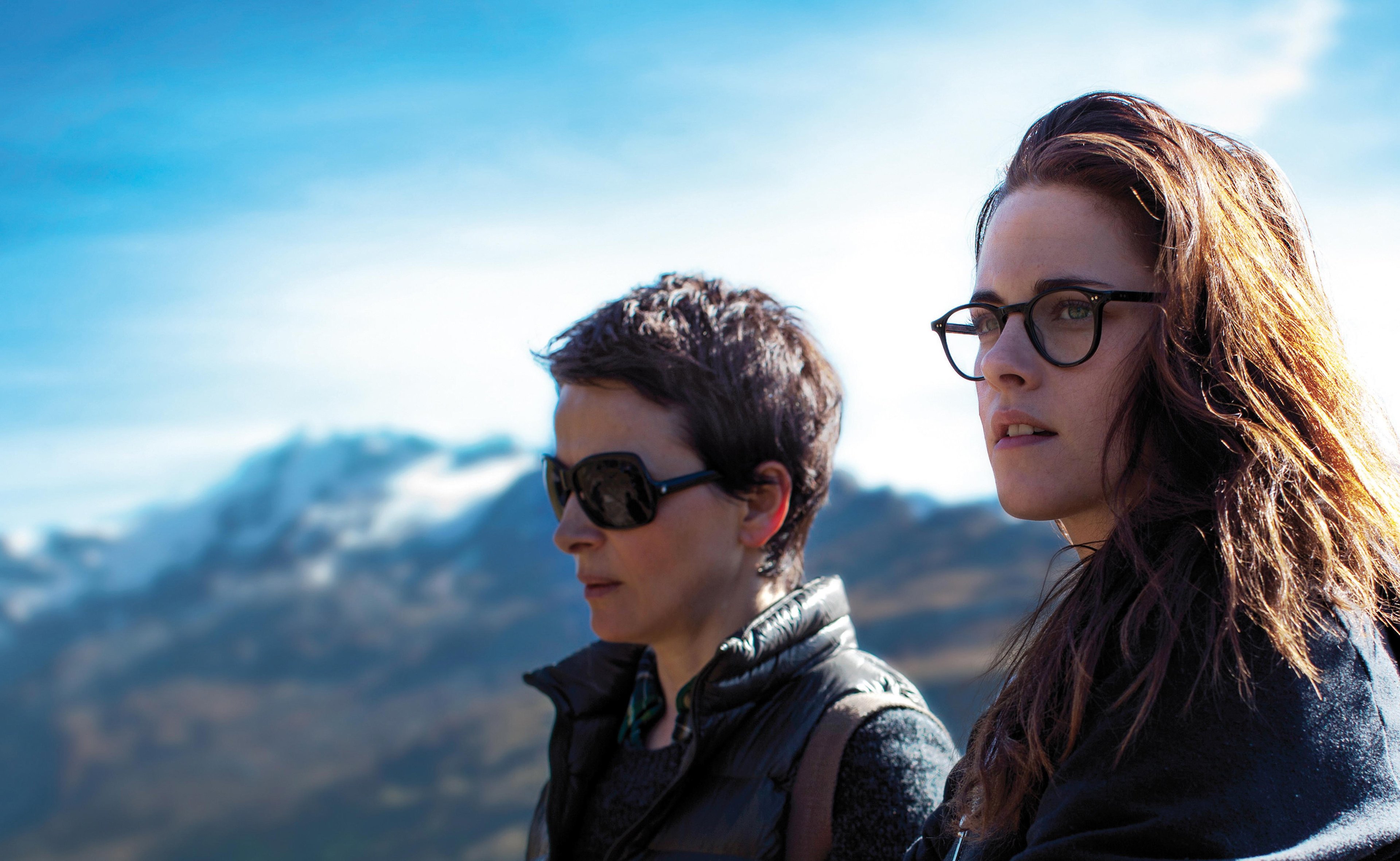 Juliette Binoche e Kristen Stewart em &lsquo;Acima das Nuvens&rsquo;, de Olivier Assayas