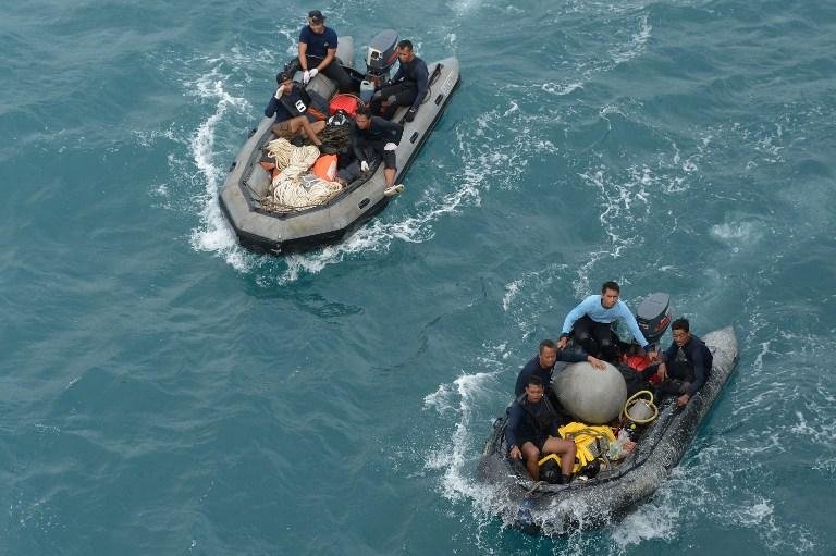 Fortes correntes impedem resgate da cauda do avi&atilde;o AirAsia na Indon&eacute;sia