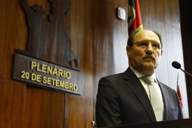 Governo do Estado emite nota lamentando atentado em Paris