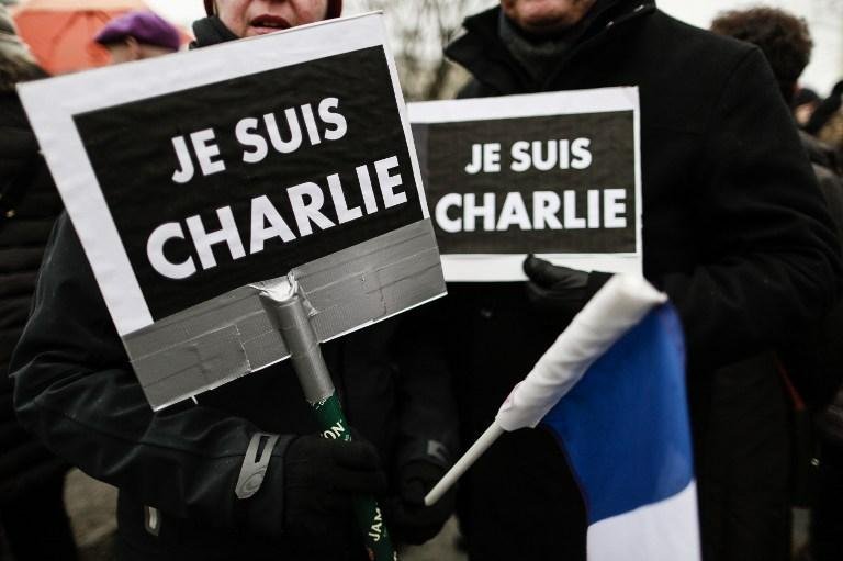 L&iacute;deres mundiais e personalidades pol&iacute;ticas francesas fizeram um minuto de sil&ecirc;ncio em homenagem aos 17 mortos