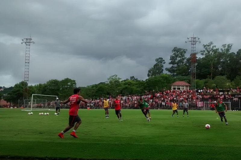Inter faz novo treino com bola intenso na Serra