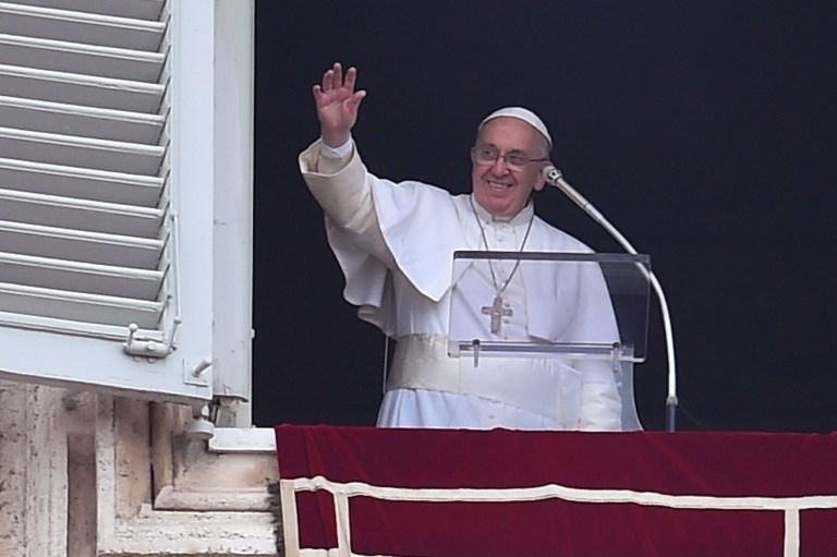 Papa condena formas deturpadas de religi&atilde;o ap&oacute;s atentados de Paris