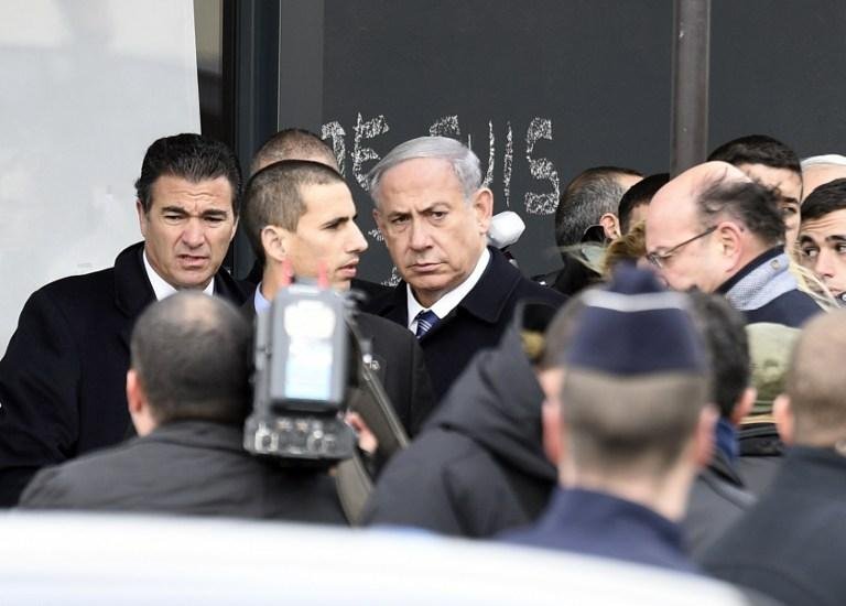 Netanyahu presta homenagem &agrave;s v&iacute;timas do mercado judaico em Paris