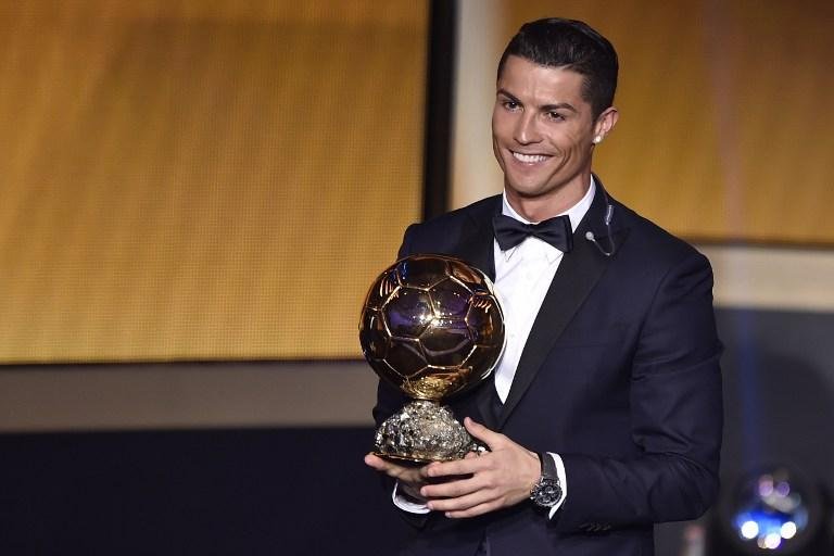 Cristiano Ronaldo foi eleito melhor do mundo pela terceira vez