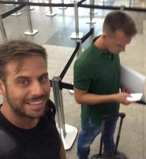 Dealberto e irm&atilde;o viajaram juntos para um casamento, no M&eacute;xico