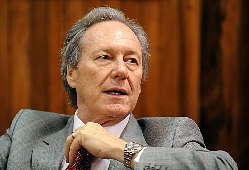 Ministros do STF v&atilde;o ganhar para R$ 33,7 mil que ser&aacute; o teto do funcionalismo
