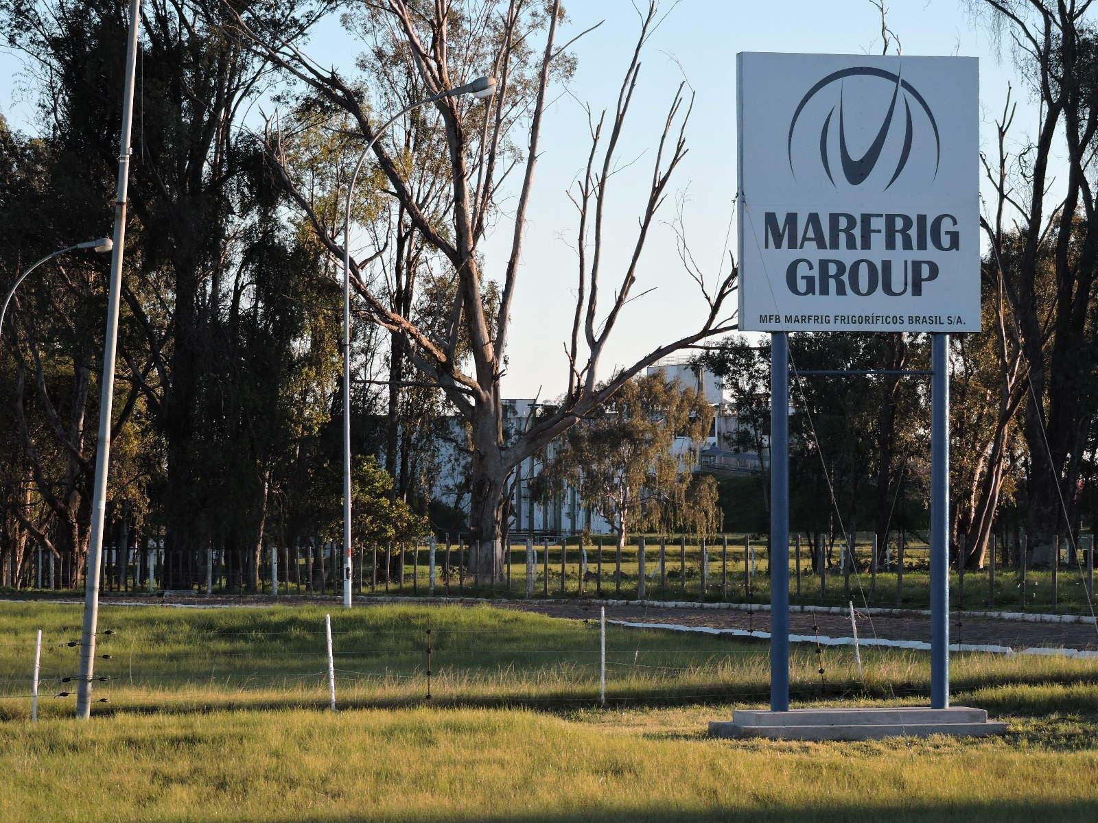 Empresa argumenta que falta mat&eacute;ria prima, mas produtores n&atilde;o se convencem 