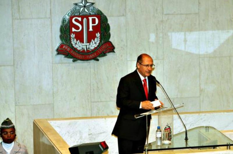 Governador paulista ir&aacute; recorrer de decis&atilde;o que suspende multa para quem consome &aacute;gua de forma excessiva