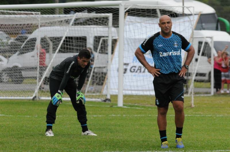 Atividade do Gr&ecirc;mio come&ccedil;ou com sol, mas temporal encerrou atividade mais cedo