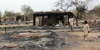 Massacre na Nigéria teria deixado rastro de quilômetros entre corpos e escombros