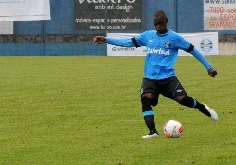 Lincoln mostra maturidade no Gr&ecirc;mio