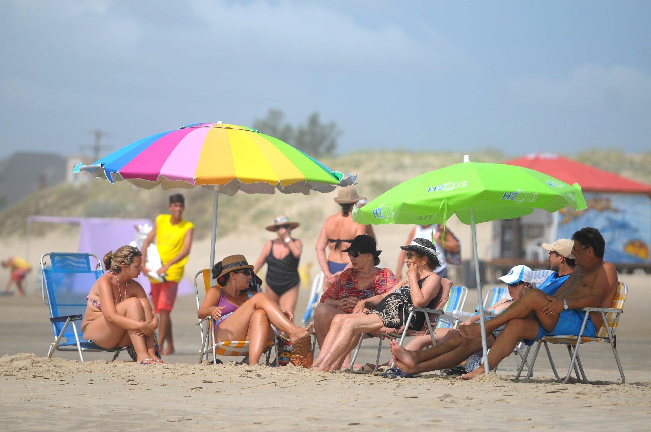 Praia ficar cheia pela primeira vez depois de dias de chuva