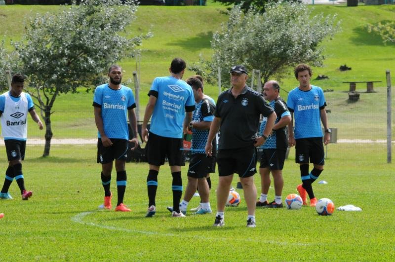 Felip&atilde;o comandou treino de finaliza&ccedil;&otilde;es nesta sexta