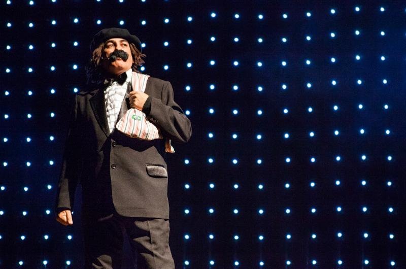 Jair Kobe conta causos e canta vers&otilde;es do Canto Alegretense em diversas melodias