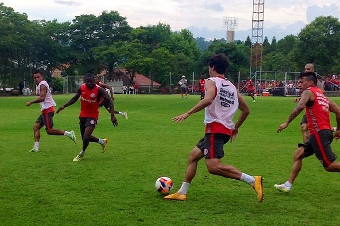 Alex e Nilmar marcaram os gols do &uacute;ltimo coletivo em Bento Gon&ccedil;alves