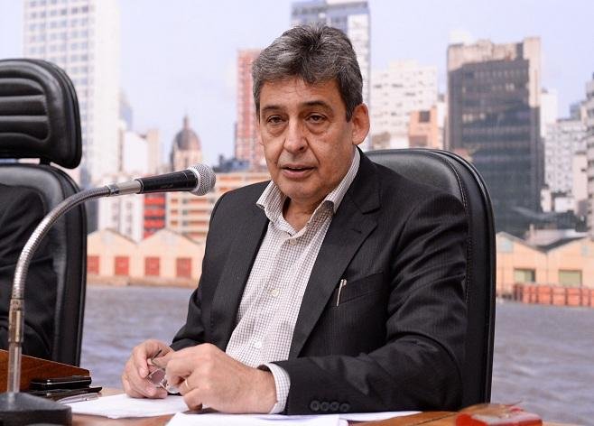 Na manh&atilde; desta segunda-feira, uma "opera&ccedil;&atilde;o tartaruga" durou uma hora em pelo menos tr&ecirc;s vias da Capital