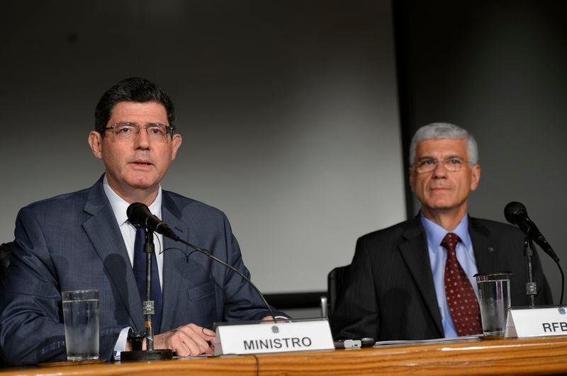 Joaquim Levy anunciou quatro novas medidas que oneram contribuintes