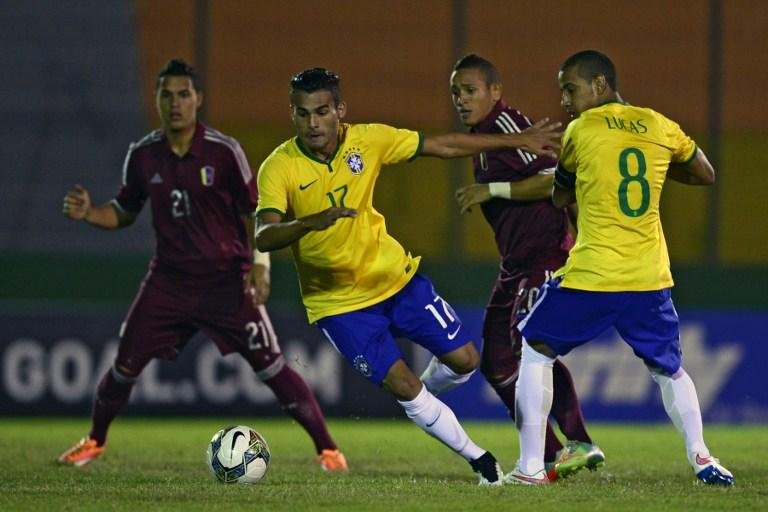Time de Alexandre Gallo voltou a vencer e subiu para segundo lugar