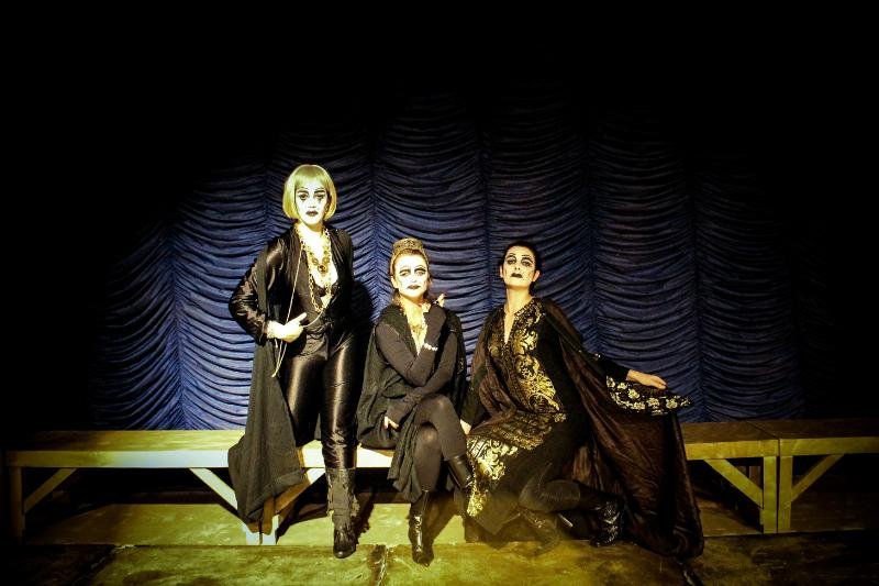 Alunos da Casa de Teatro estreiam &Oacute;pera de Tr&ecirc;s Vint&eacute;ns em Porto Alegre
