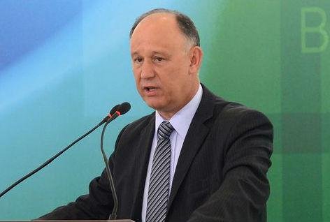 Ministro Pepe Vargas disse ser&aacute; proposto reajuste com corre&ccedil;&atilde;o menor de 4,5% 