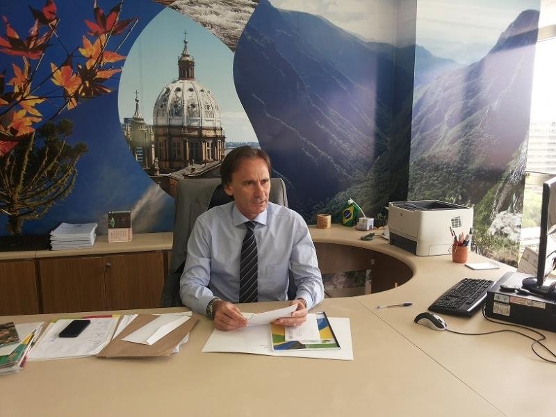 Juvir Costella quer reuni&atilde;o do secretariado para discutir posi&ccedil;&atilde;o de abrir m&atilde;o do reajuste