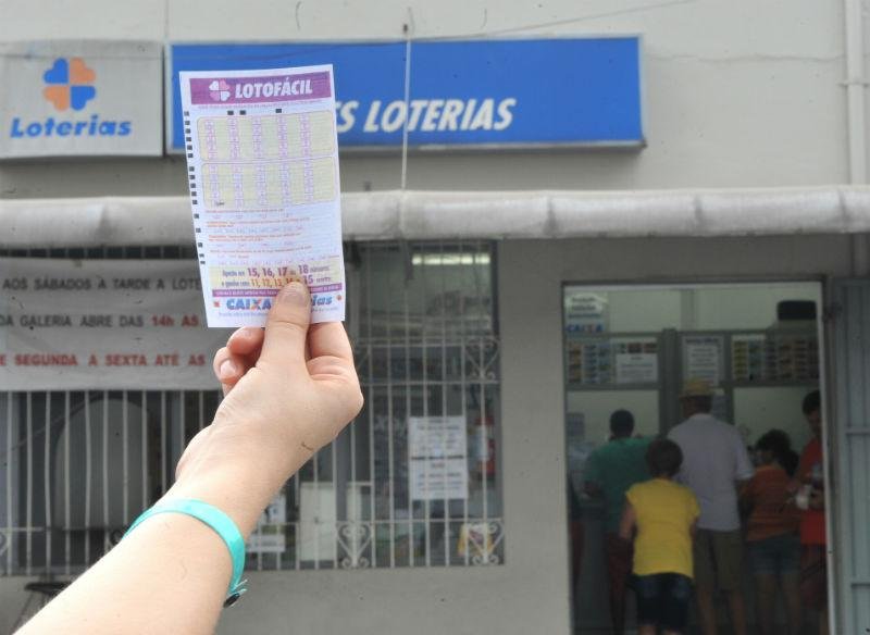 Moradores especulam o que fariam com o dinheiro se fossem sorteados