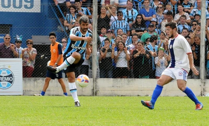 Gr&ecirc;mio testa esquema ideal em amistoso contra Novo Hamburgo