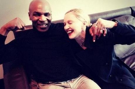Em outubro eles posaram juntos e Madonna registrou o momento no Twitter