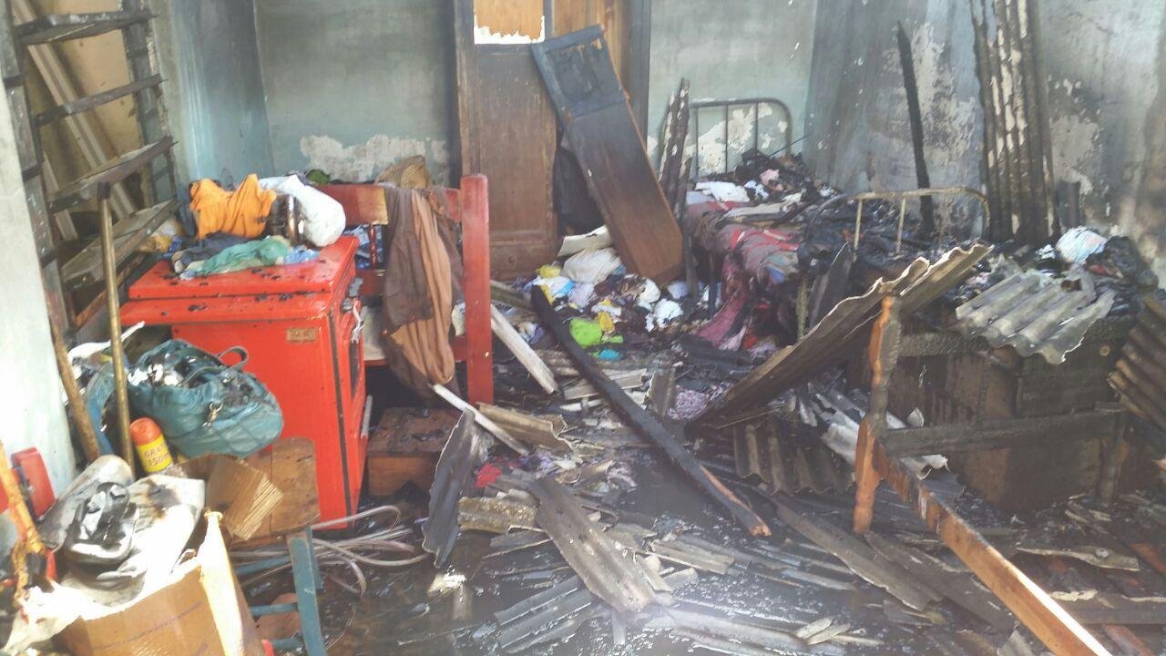 Resid&ecirc;ncia ficou parcialmente destru&iacute;da