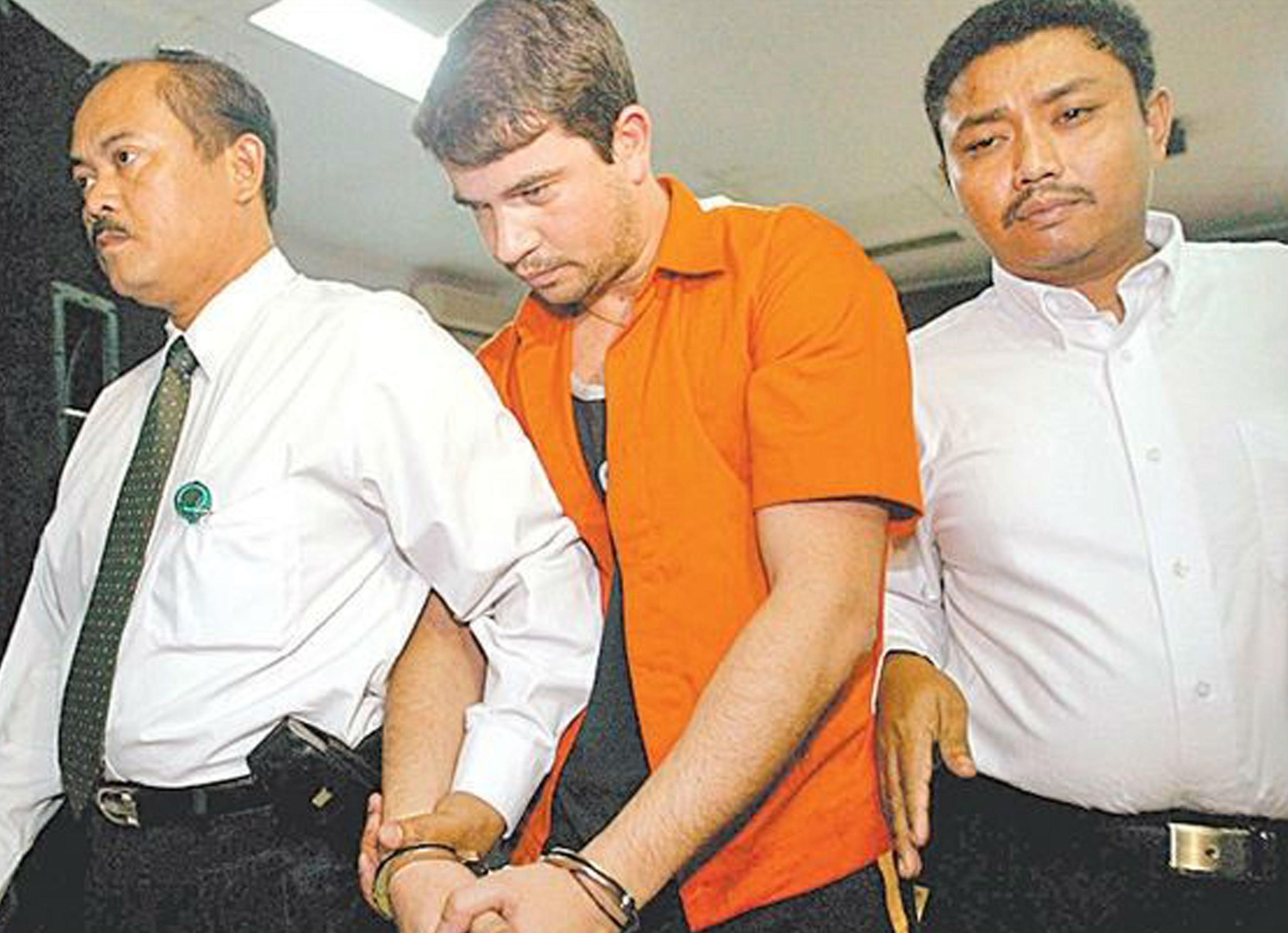 Brasileiro poder&aacute; se salvar do pelot&atilde;o de fuzilamento se psiquiatras atestarem que ele sofre de esquizofrenia 