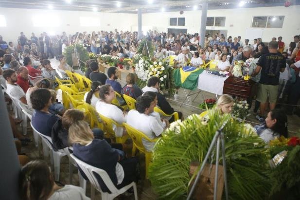 M&atilde;e de Ricardo dos Santos pede justi&ccedil;a 
