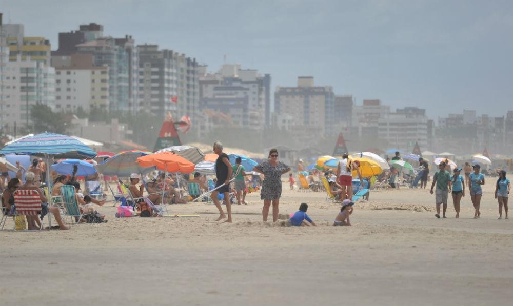 Fim de semana come&ccedil;a com sol entre nuvens neste s&aacute;bado