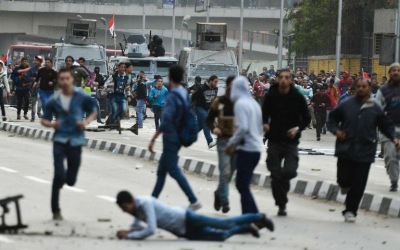 Manifesta&ccedil;&atilde;o no Egito j&aacute; deixa 16 mortos em confrontos com a pol&iacute;cia 