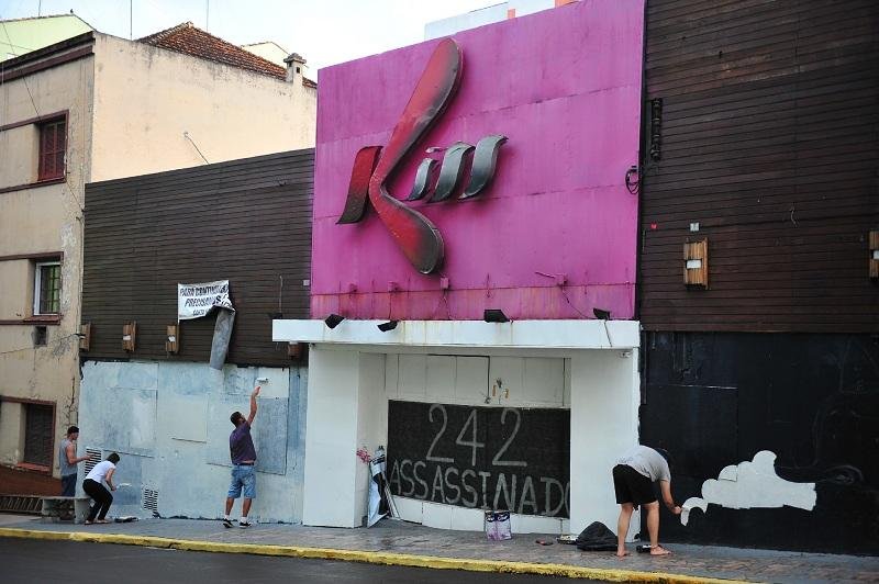 Grupo da UFSM grafitou imagens de protesto pela demora no julgamento de respons&aacute;veis