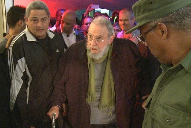 Rompendo o sil&ecirc;ncio de mais de um m&ecirc;s, Fidel Castro disse nesta segunda-feira que n&atilde;o confia nos Estados Unidos