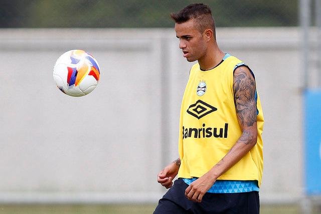 Gr&ecirc;mio n&atilde;o deve perder jogadores na janela de transfer&ecirc;ncias
