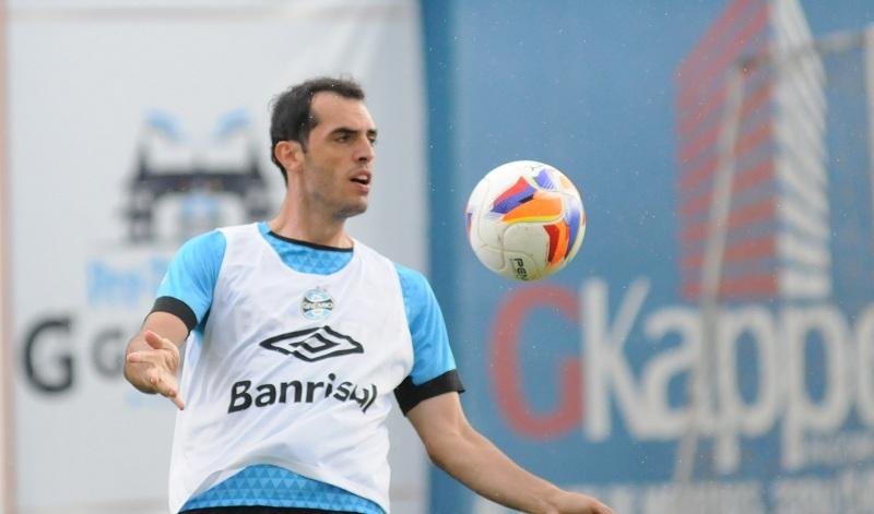 Gr&ecirc;mio nega sa&iacute;da de Rhodolfo por valores incompat&iacute;veis
