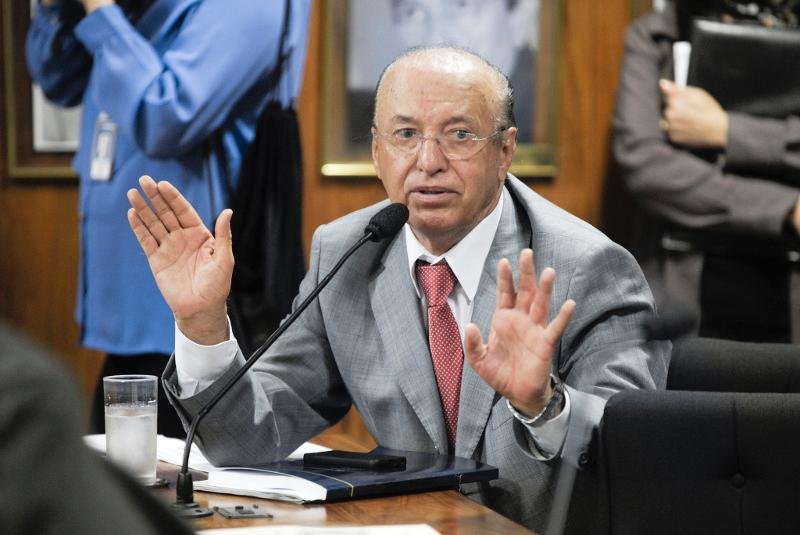 Parlamentar exige debate da reforma pol&iacute;tica pelo PMDB