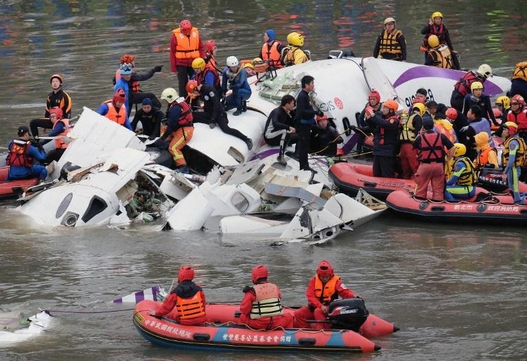 Ao menos 24 passageiros continuam desaparecidos